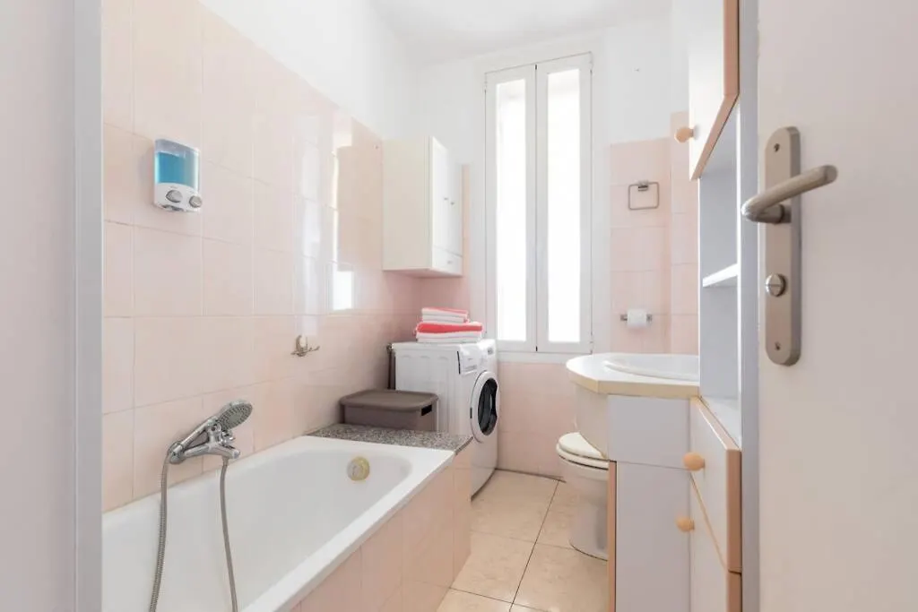 Appartement Grande Terrasse A Cote Monaco & Plage Saint-Antoine  France