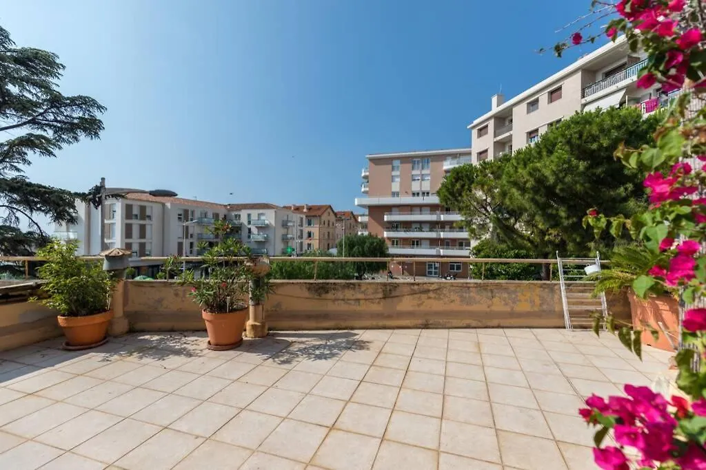 Appartement Grande Terrasse A Cote Monaco & Plage Saint-Antoine  Apartment Saint-Antoine (Alpes-Maritimes)